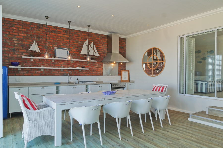 4 Bedroom Property for Sale in Winterstrand Eastern Cape